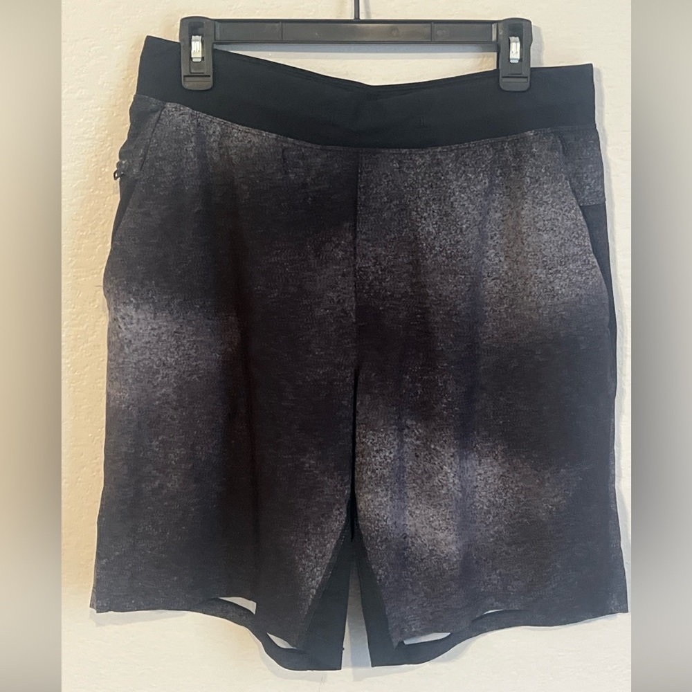 Lululemon Men’s T.H.E. Short 9" Linerless LM7AAWS Black/white Print Size L